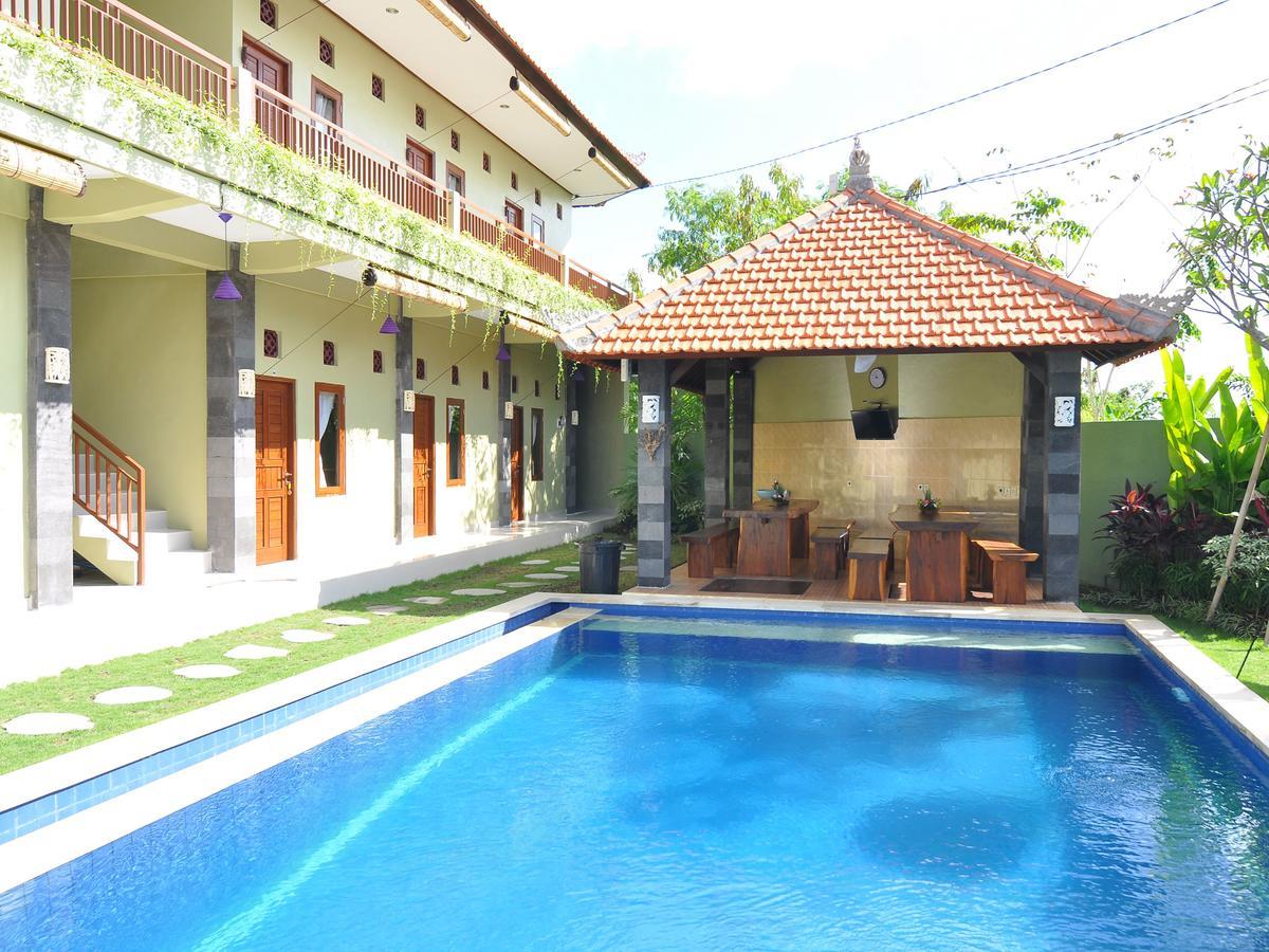 Cempaka Mas Guesthouse Kuta  Exterior photo