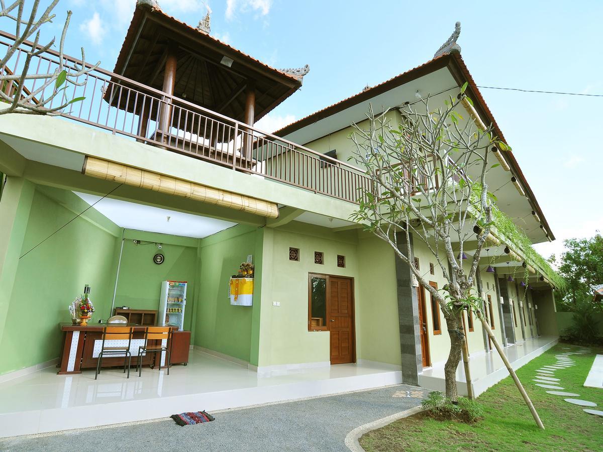 Cempaka Mas Guesthouse Kuta  Exterior photo