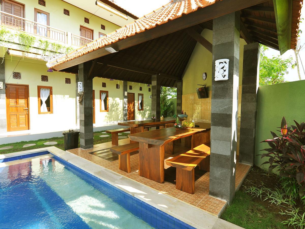 Cempaka Mas Guesthouse Kuta  Exterior photo