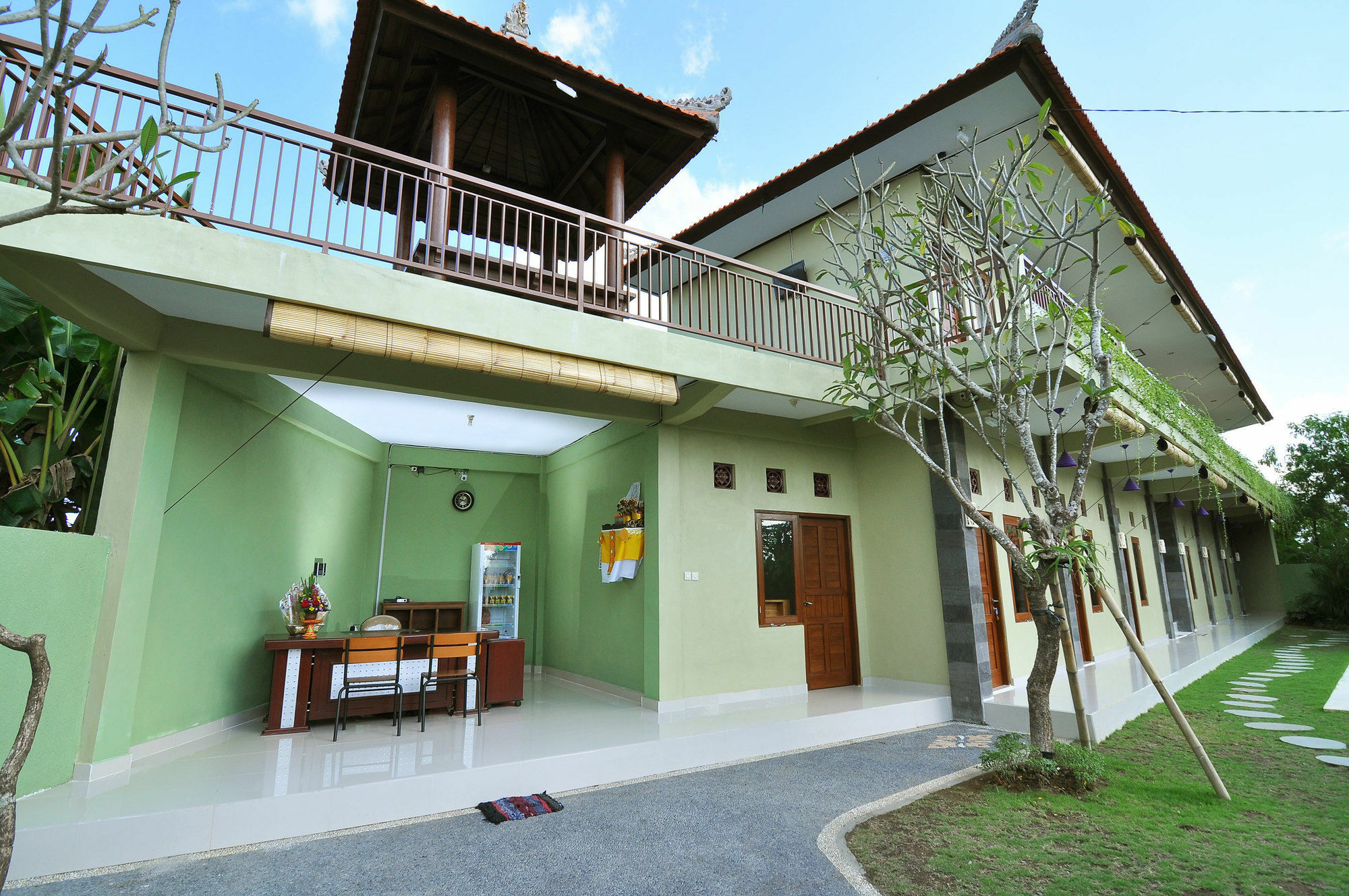 Cempaka Mas Guesthouse Kuta  Exterior photo